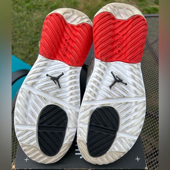 NIKE Jordan Max 200 - EUC - White Challenge Red Black GS - Size 4Y - Picture 4 of 5